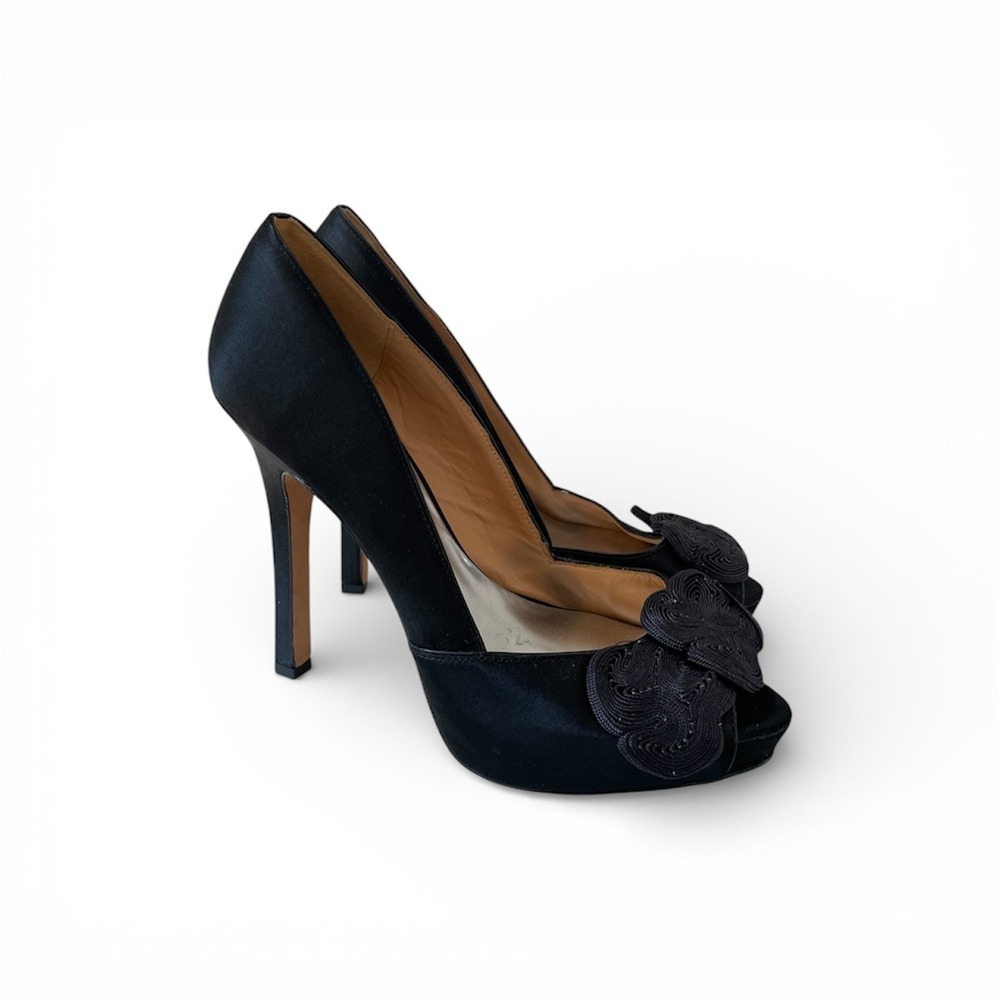 Badgley Mischka Black Satin Rosette Peep Toe Platform Pumps Heels 9M‎